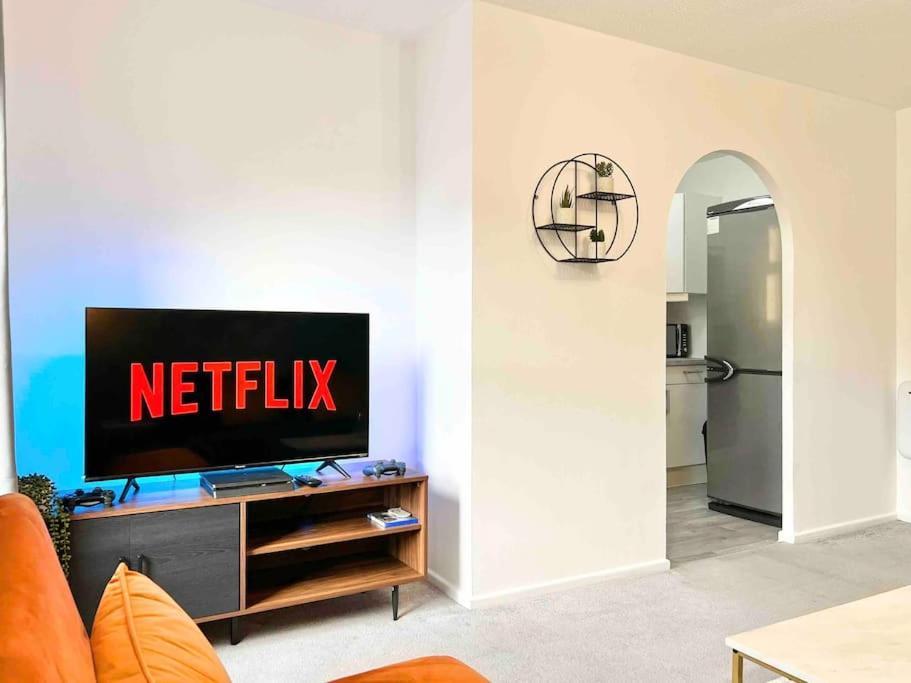Apartament Free Parking - Business Or Relocation - Weekly Or Monthly - 4 Guests By Hofin Stays Short Lets & Serviced *