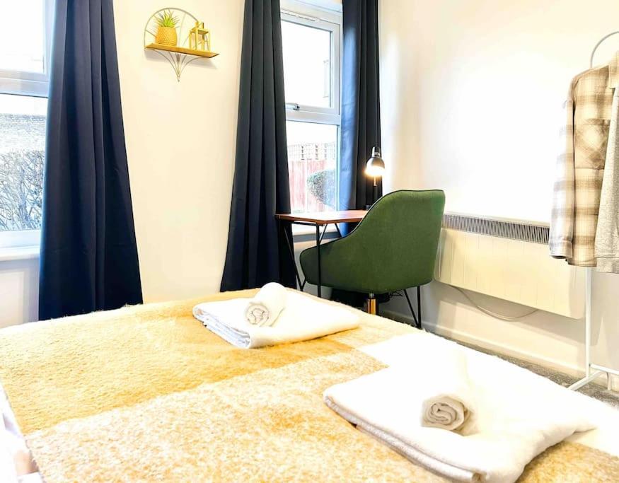 Free Parking - Business Or Relocation - Weekly Or Monthly - 4 Guests By Hofin Stays Short Lets & Serviced Apartament